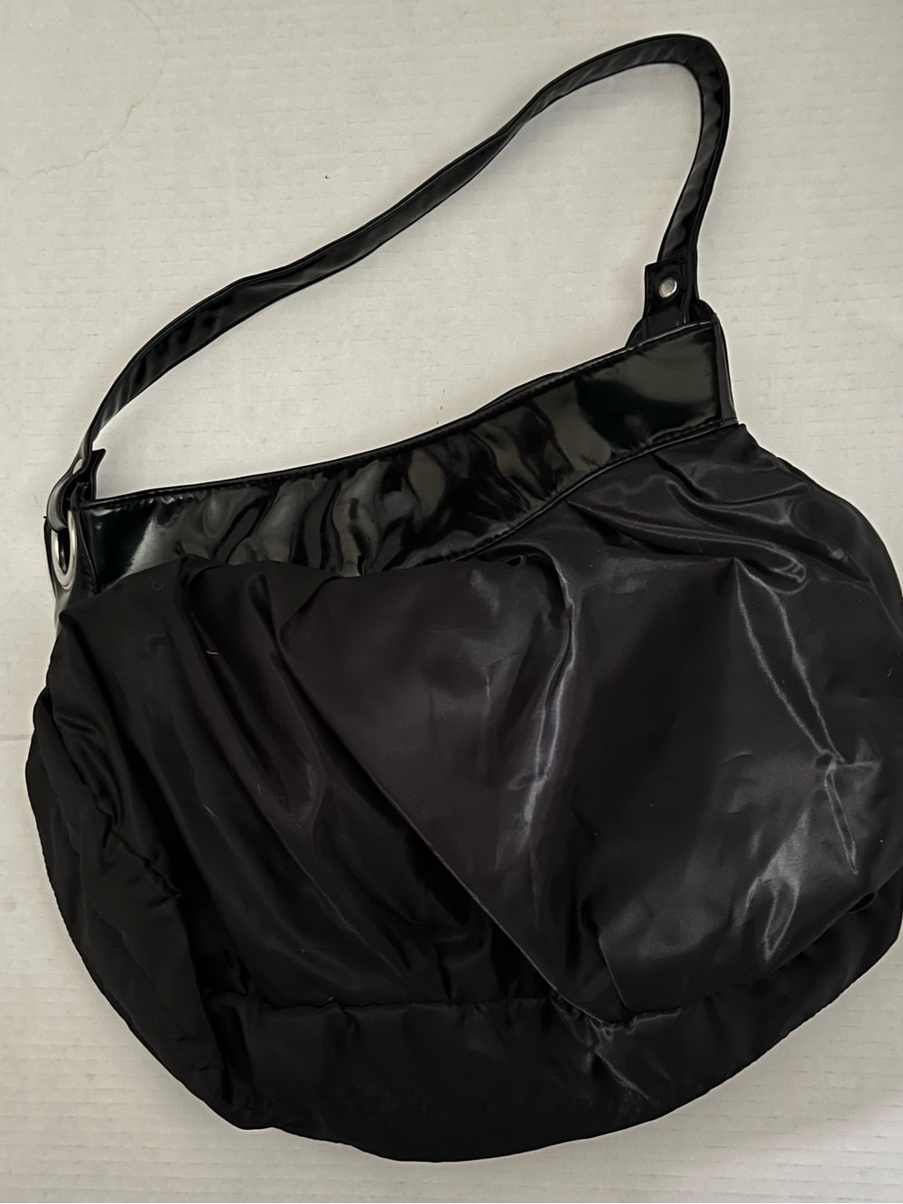 Vintage Avon Hobo style bag (pocketbook purse)  with patent leather like trim.